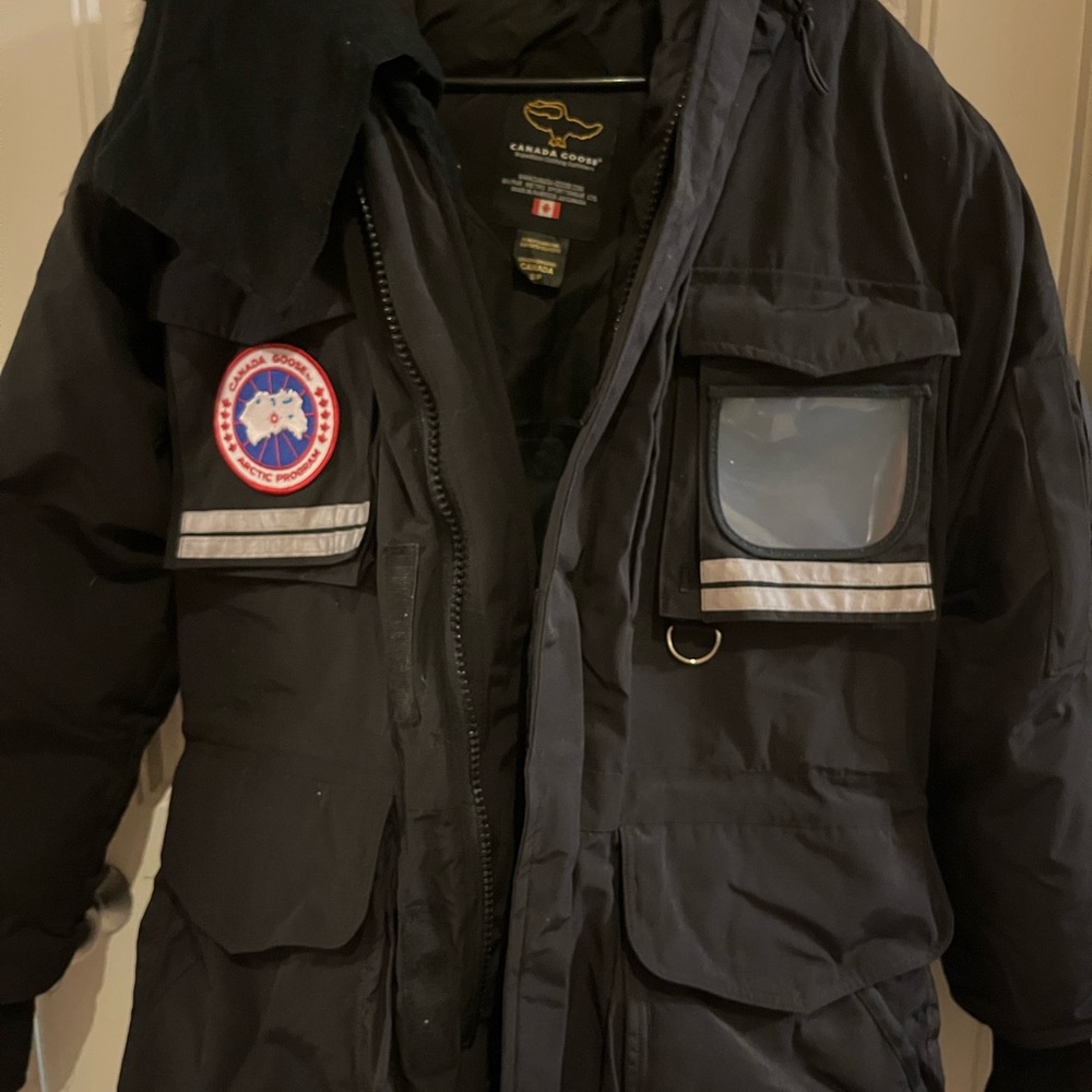NEW HOLOGRAM TAG CANADA GOOSE SNOW MANTRA SMALL PARKA JACKET BLACK NEW W TAGS